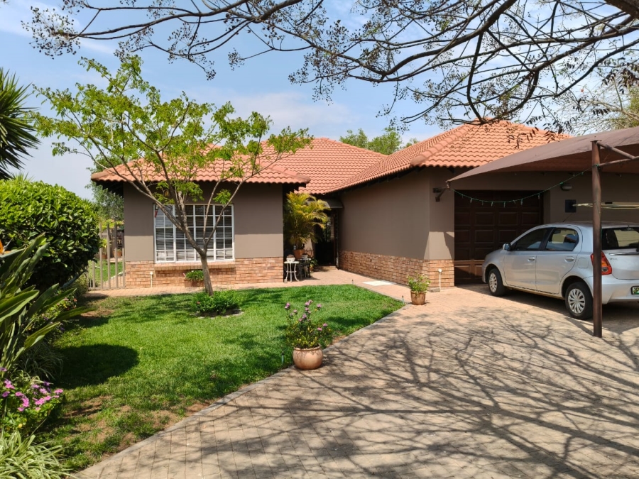 3 Bedroom Property for Sale in Waterkloof East North West